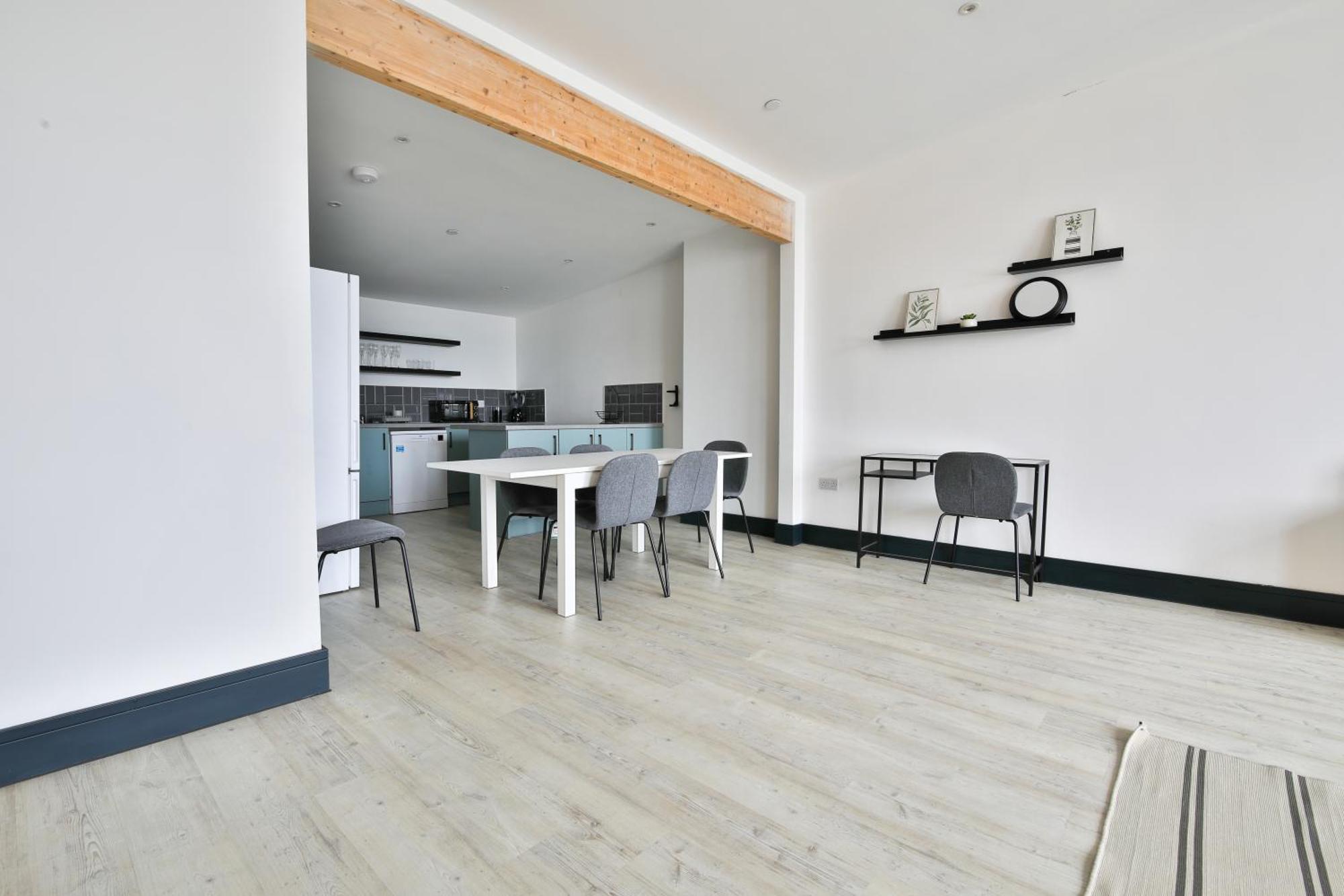 The Kingsway- 2 Bedroom Central Swansea Apartments By Stayright Buitenkant foto