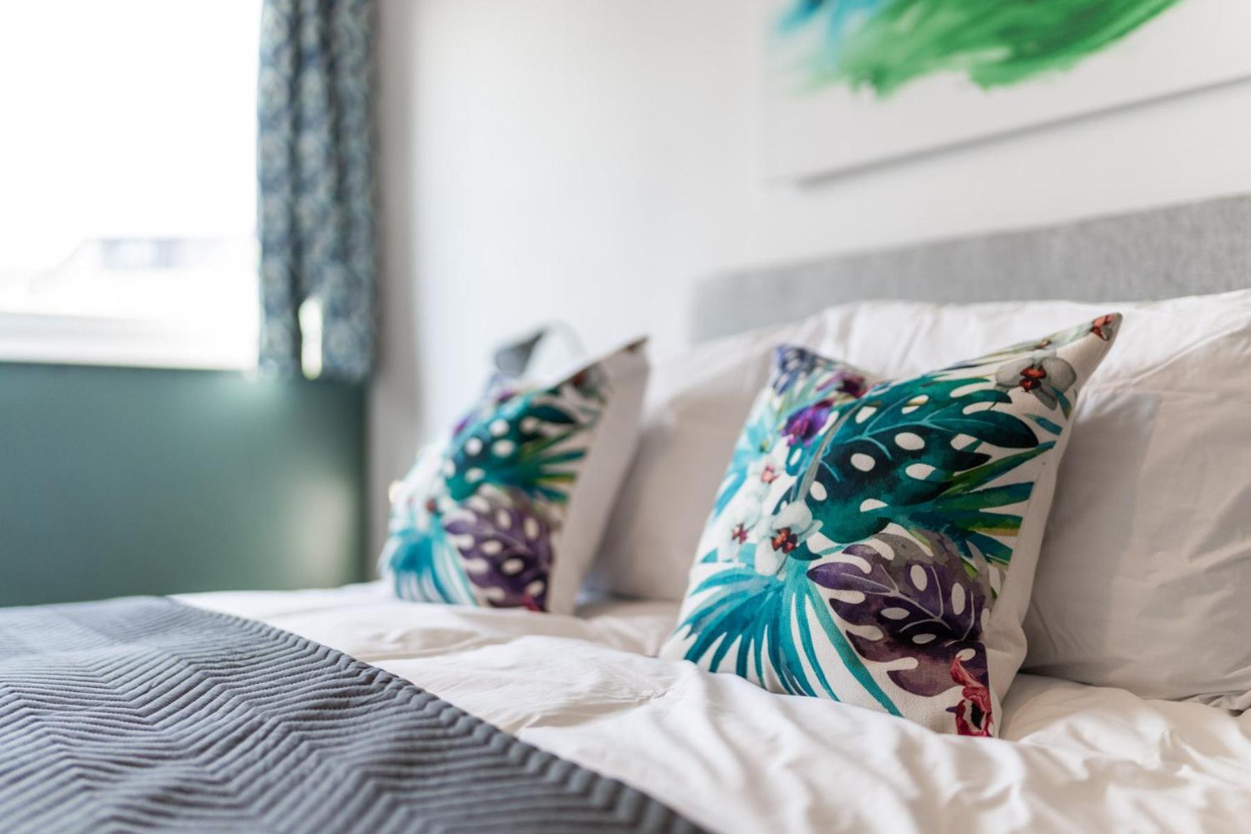 The Kingsway- 2 Bedroom Central Swansea Apartments By Stayright Buitenkant foto
