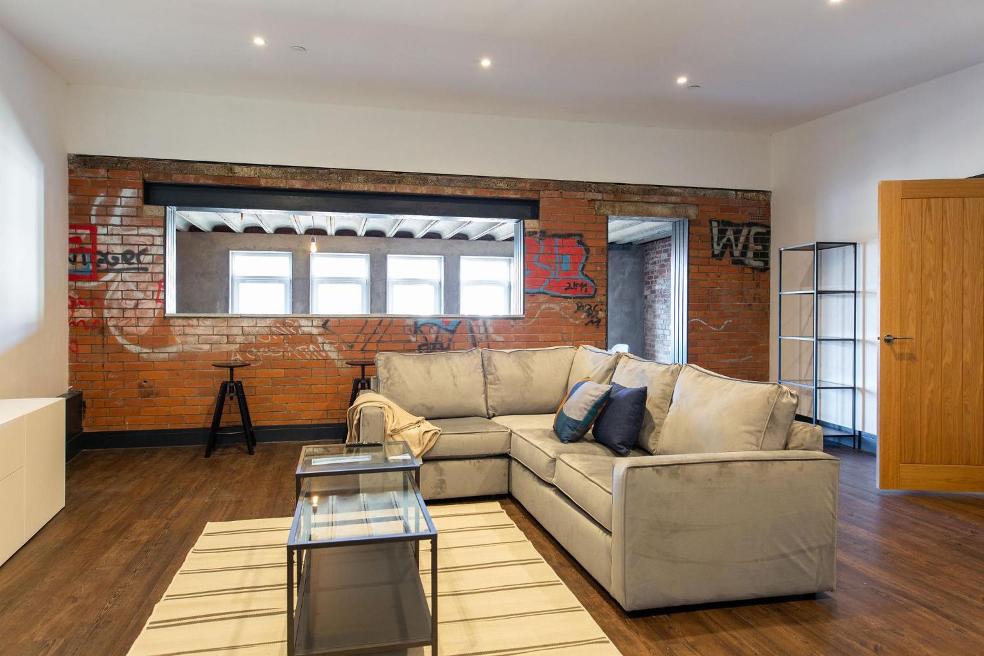 The Kingsway- 2 Bedroom Central Swansea Apartments By Stayright Buitenkant foto