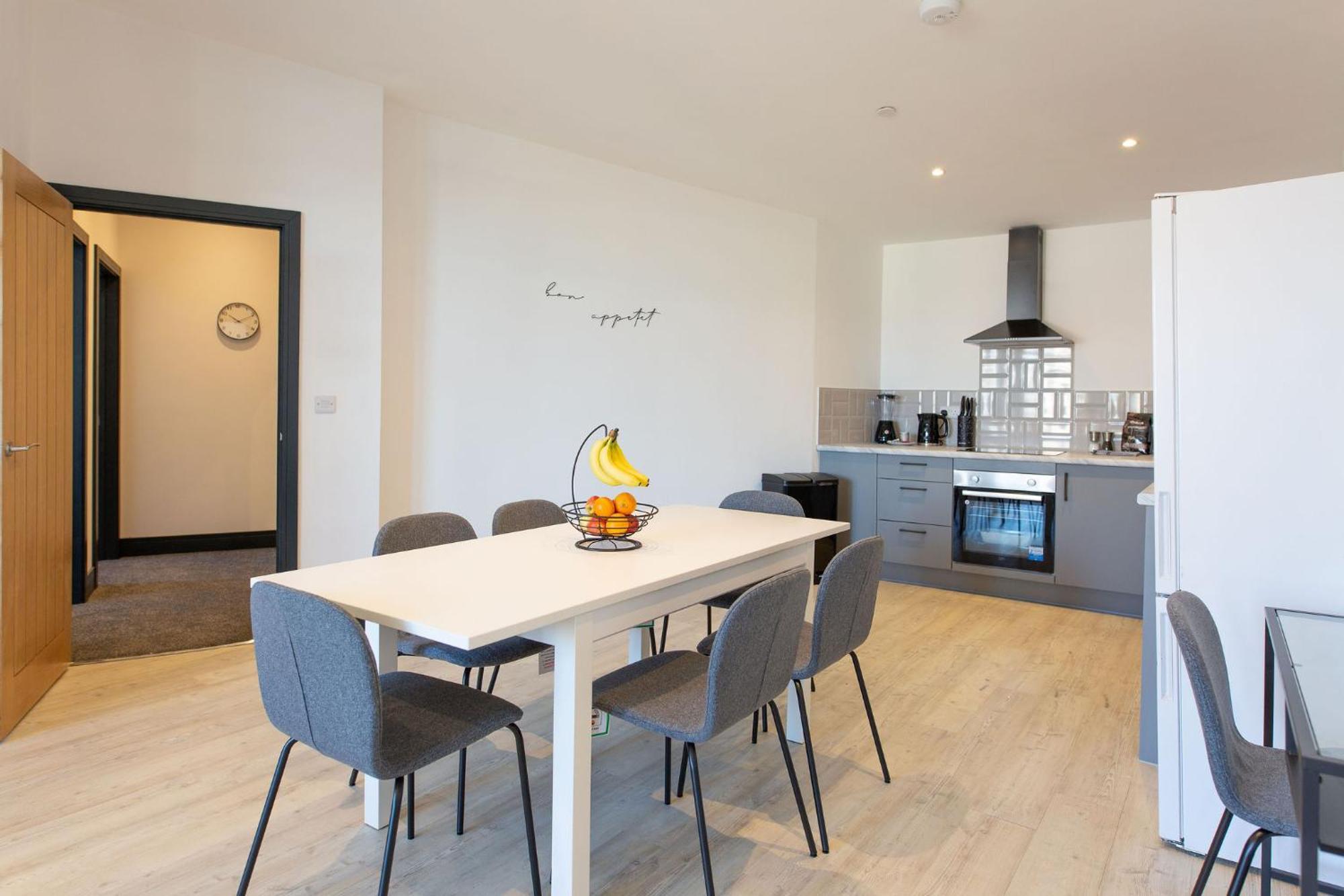 The Kingsway- 2 Bedroom Central Swansea Apartments By Stayright Buitenkant foto