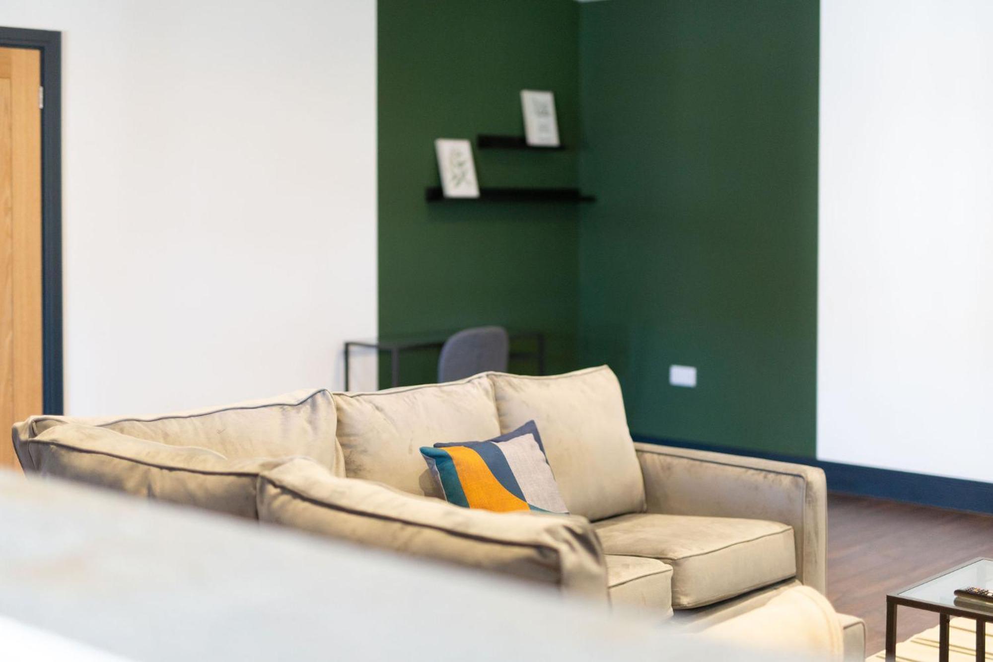The Kingsway- 2 Bedroom Central Swansea Apartments By Stayright Buitenkant foto
