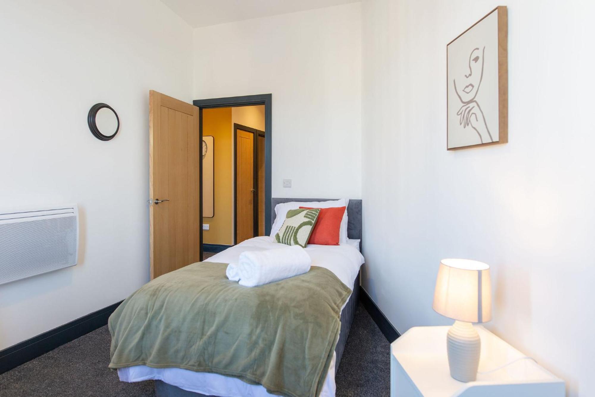 The Kingsway- 2 Bedroom Central Swansea Apartments By Stayright Buitenkant foto